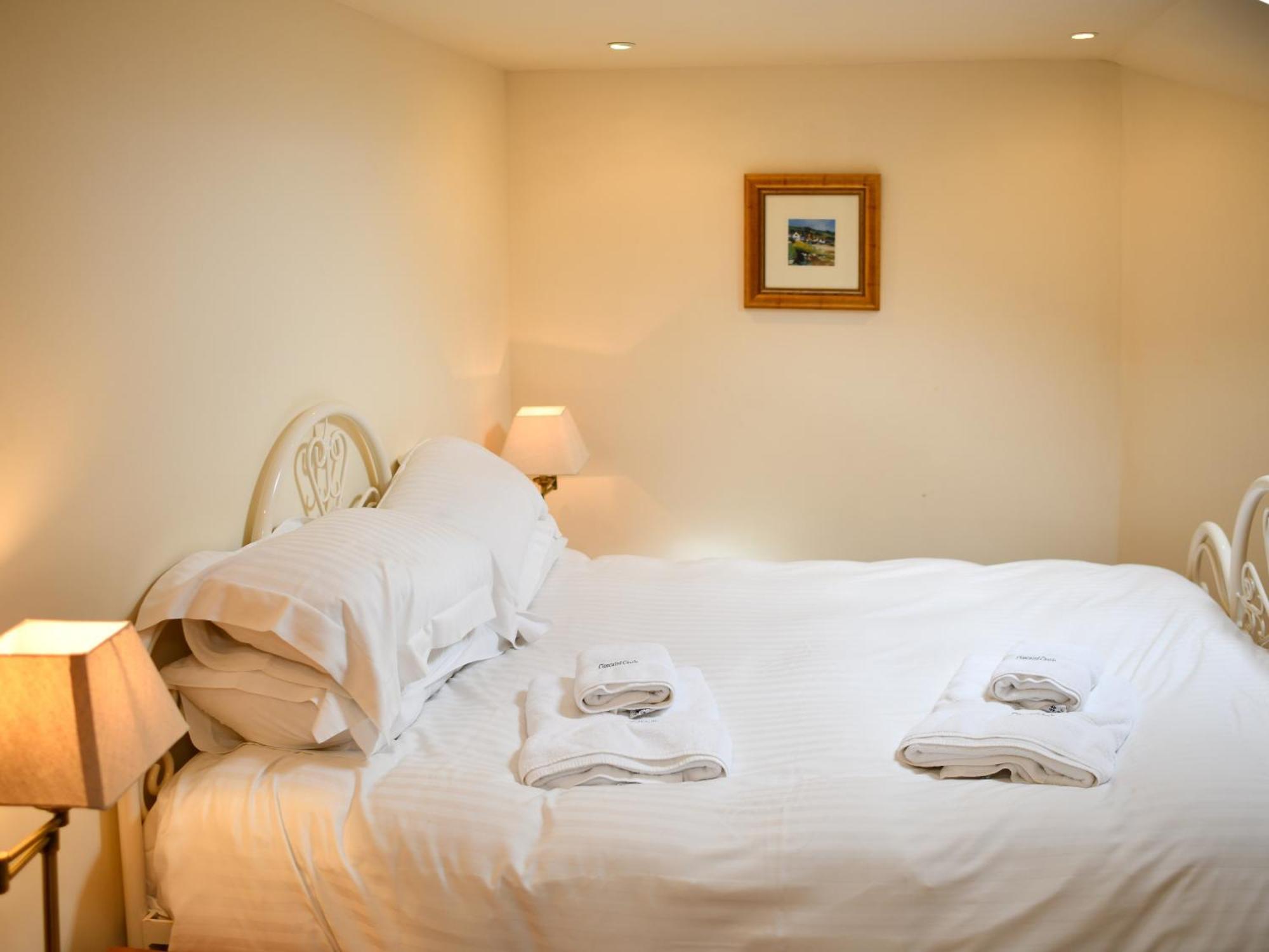 Cloncaird Castle Estate Cottages Maybole Extérieur photo