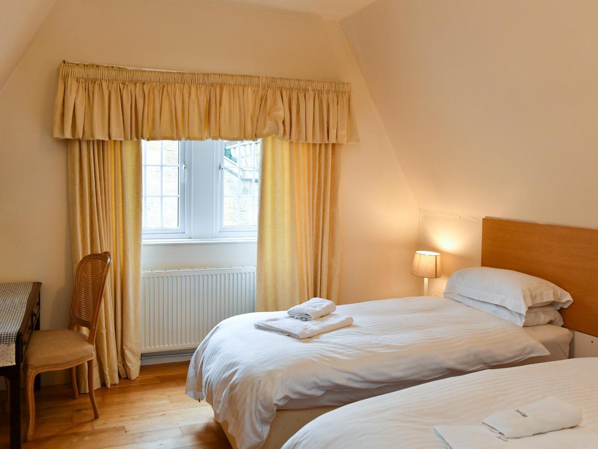 Cloncaird Castle Estate Cottages Maybole Chambre photo