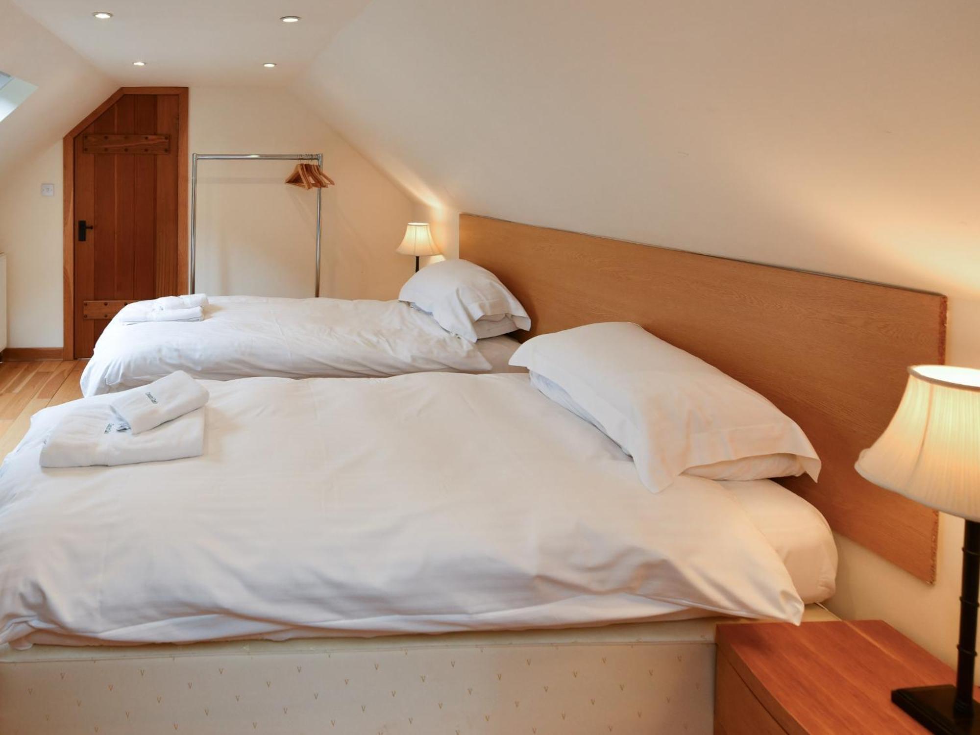 Cloncaird Castle Estate Cottages Maybole Chambre photo