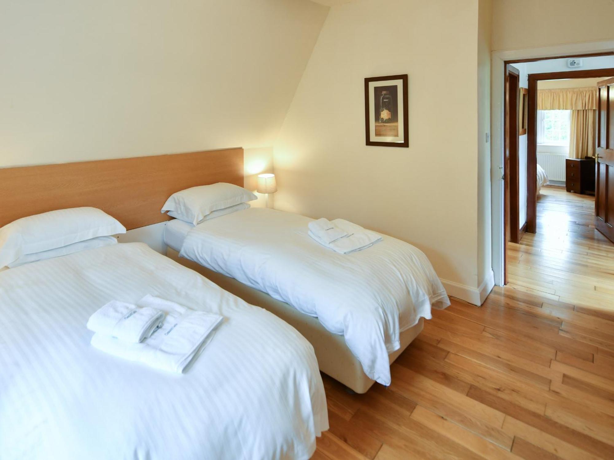 Cloncaird Castle Estate Cottages Maybole Chambre photo