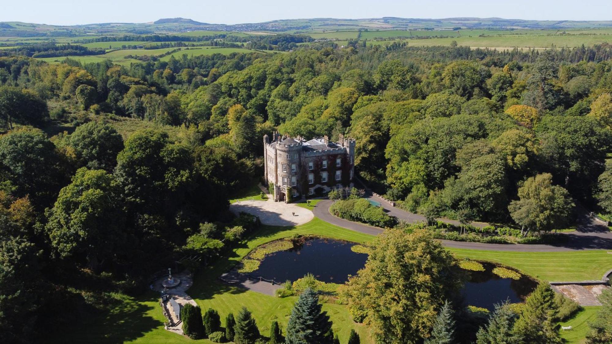 Cloncaird Castle Estate Cottages Maybole Extérieur photo