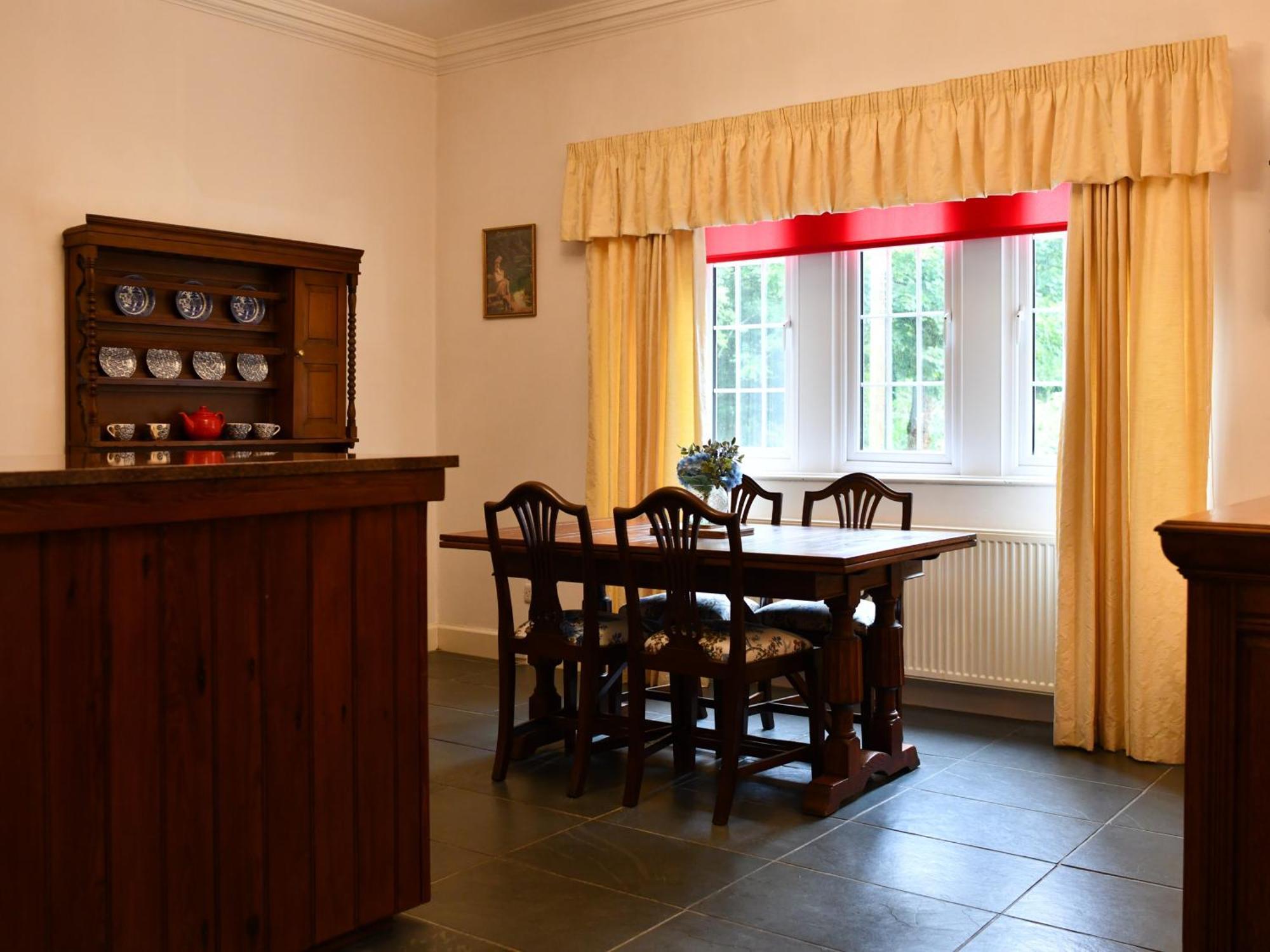 Cloncaird Castle Estate Cottages Maybole Chambre photo