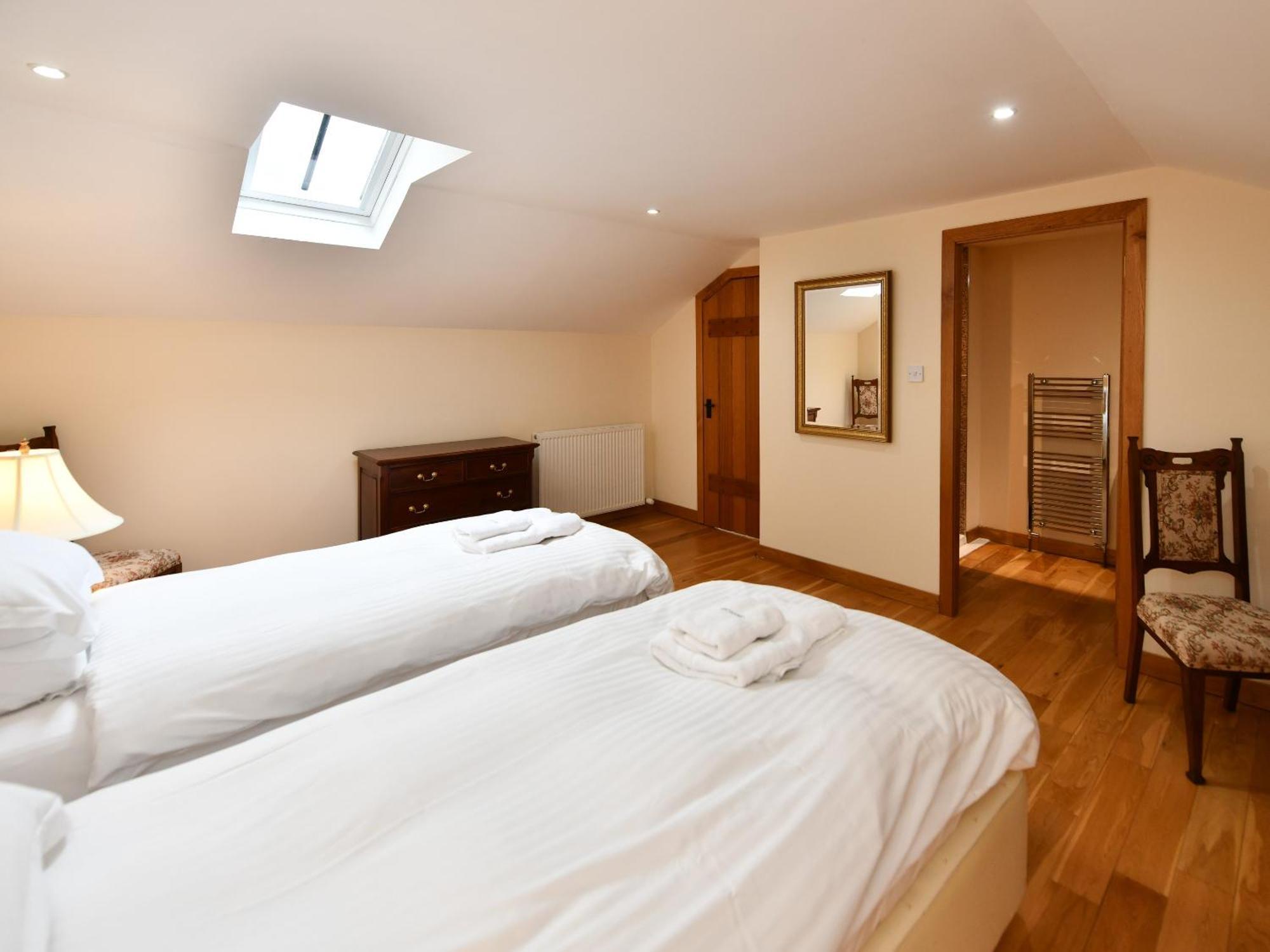 Cloncaird Castle Estate Cottages Maybole Chambre photo