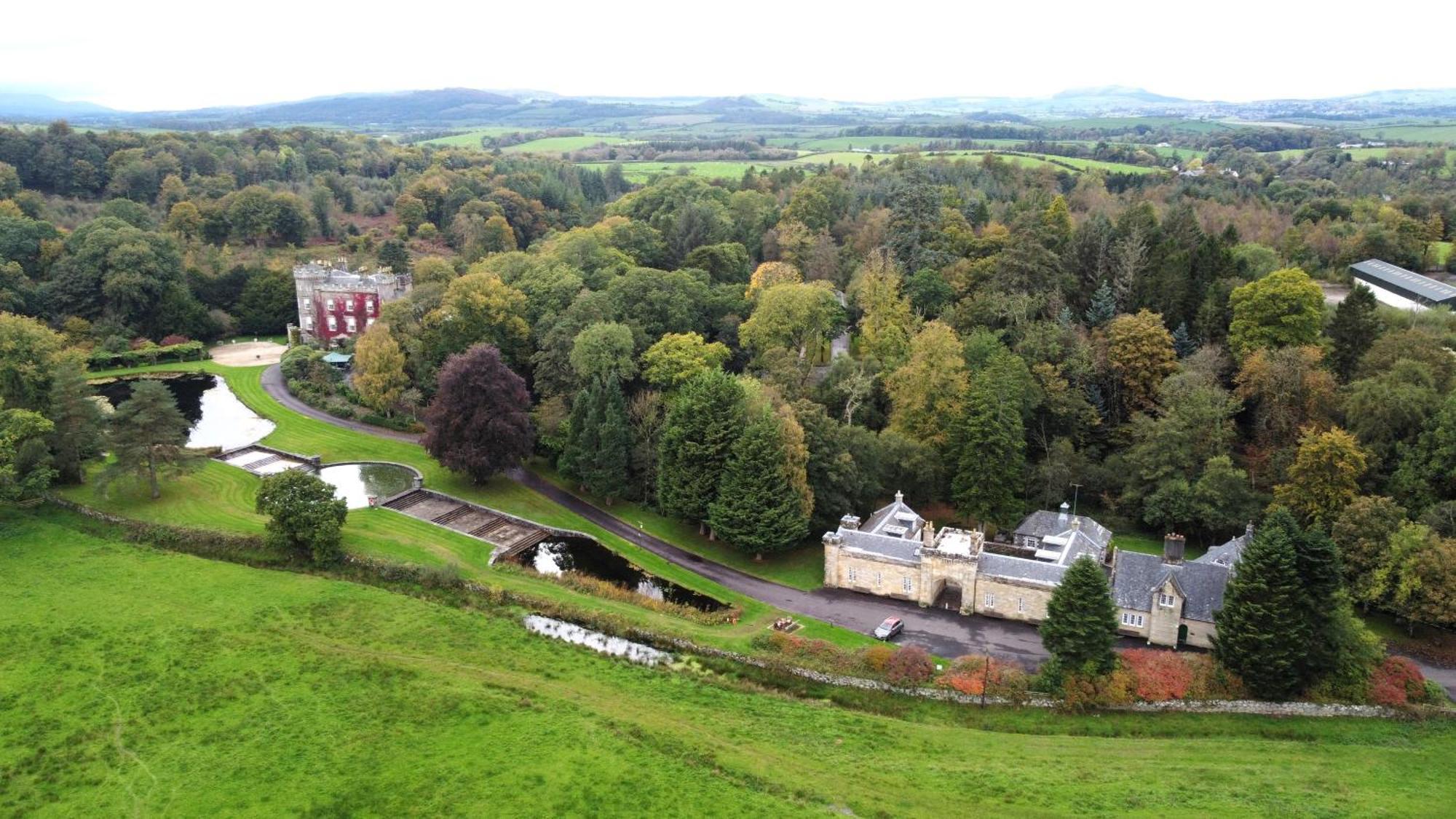 Cloncaird Castle Estate Cottages Maybole Extérieur photo